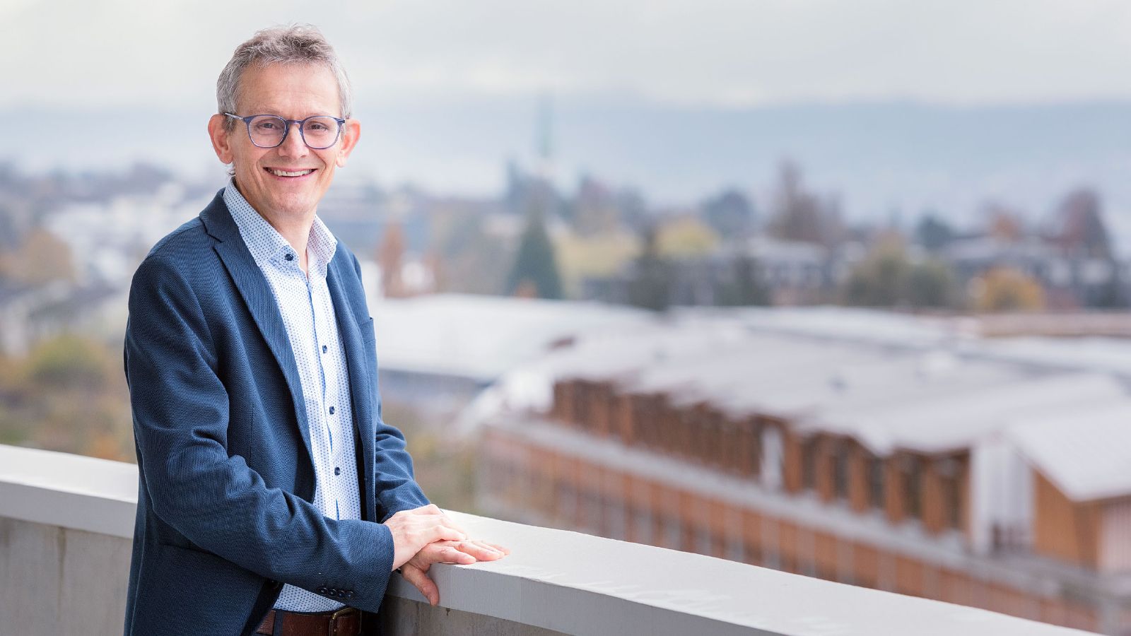 Die Forschung ist nun auch örtlich nah bei der Klinik: Matthias Baumgartner, Direktor Forschung und Lehre und UZH-Professor für Stoffwechselkrankheiten. (Foto: Maris Mezulis)